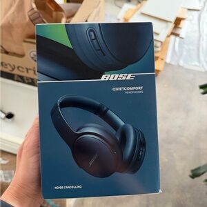 Bose QuietComfort Headphones in Twilight Blue